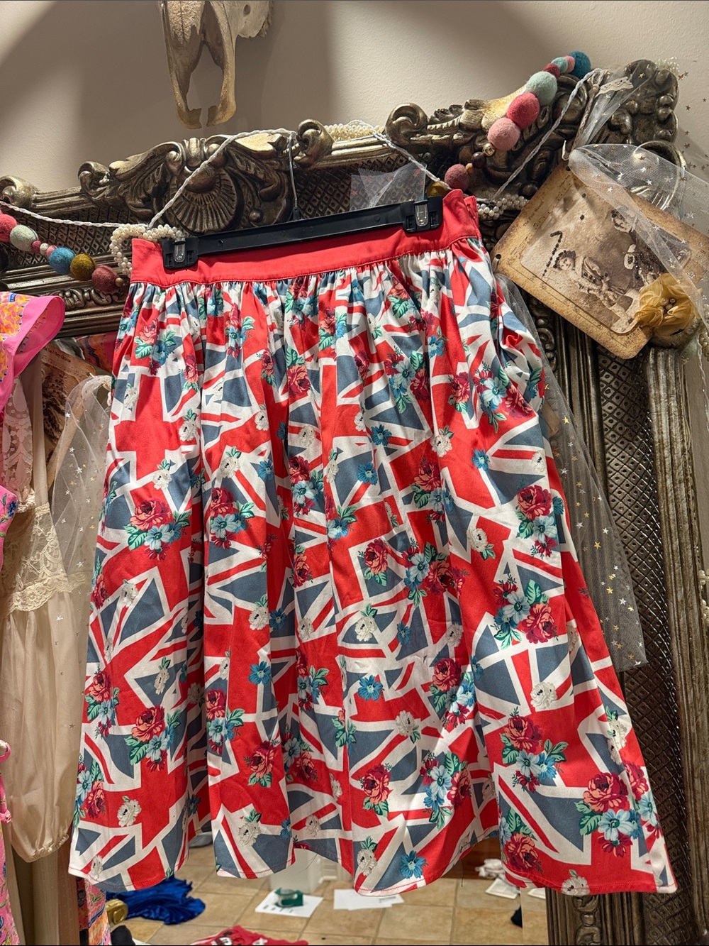 Disney Epcot United Kingdom The Dress Shop World Showcase Circle Skirt L